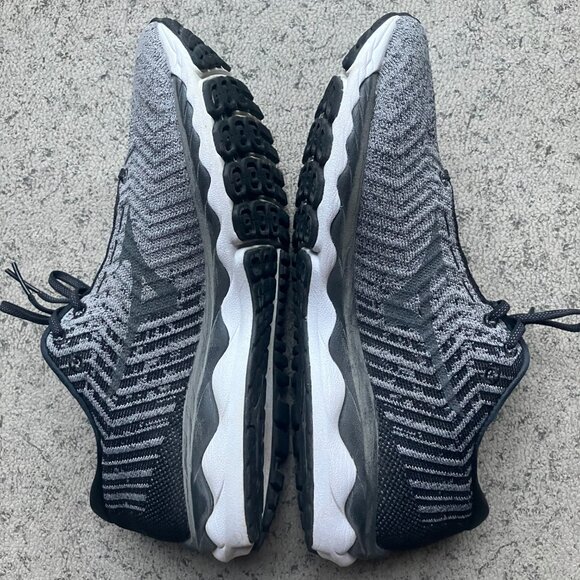 Rarely Used Mizuno Wave Sky 3 Running Shoes Size 11.5 - Picture 3 of 4